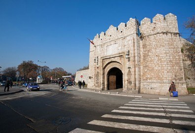 Уикенд в Княжевац и Ниш с България Травъл! 1 нощувка със закуска и вечеря с жива музика и напитки в хотел 3*, транспорт и посещение на Пирот - Снимка