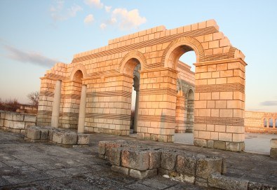 Есенна екскурзия до Плиска, Преслав, Шумен, Балчик и Аладжа манастир! 1 нощувка и закуска, транспорт и екскурзовод - Снимка