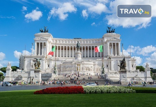 Нова Година 2024 в Рим! 4 дни, 3 нощувки в хотел по избор и самолетни билети от Luxury Holidays - Снимка 2