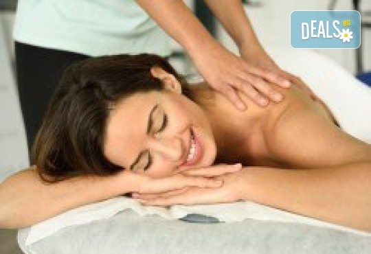 120-минутeн Релакс! Комбиниран масаж на цяло тяло: „3 в 1” - релаксиращ масаж, лимфен дренаж и зонотерапия + бонус от SPA студио Релакс и Здраве” в Центъра на София - Снимка 2