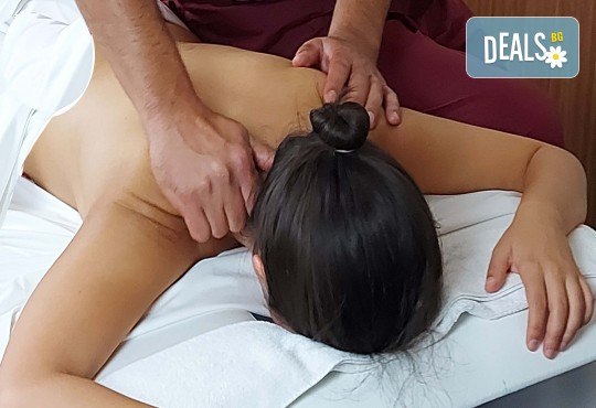 90 минути здраве, отмора и комфорт! Релаксиращ масаж на цяло тяло плюс фасциялни техники от професионален масажист в студио V&S Relax в центъра на София - Снимка 2