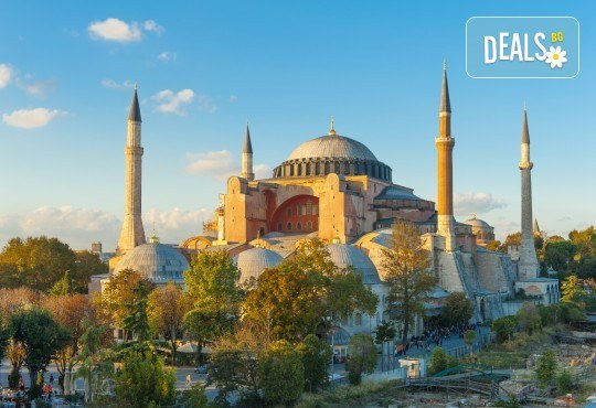 Междусрочна ваканция в Истанбул - мечтаният град, град в който колкото и пъти да отидеш, винаги ще видиш нещо ново! 2 нощувки със закуски, транспорт и екскурзовод от Рикотур - Снимка 1