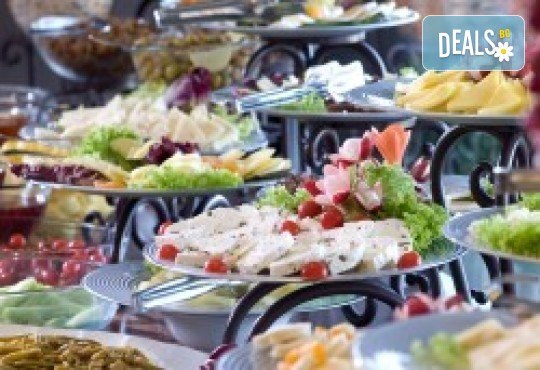 8 март в Истанбул: 2 нощувки със закуски, празнична вечеря на кораб на Босфора, транспорт и екскурзовод от Рикотур - Снимка 14