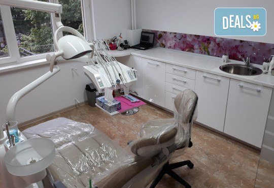 Обстоен преглед, почистване на зъбен камък с ултразвук и полиране в Дентален и естетичен кабинет Мария Луиза - Снимка 4