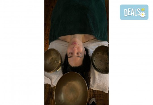 Звездата на Изтока! 90 мин. комбинирана оздравителна терапия с източни техники за масаж на лице, шия, деколте плюс Звукова терапия с тибетски лечебни купи в Green Health - Снимка 4