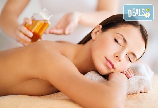 Оздравителен масаж на гръб с благоуханни масла за релакс, здраве и облекчаване на болките в гърба, Senses Massage & Recreation - Снимка 2