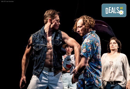 Гледайте съвеменната английка пиеса Джъмпи на 19-ти юни (сряда) в Малък градски театър Зад канала - Снимка 4