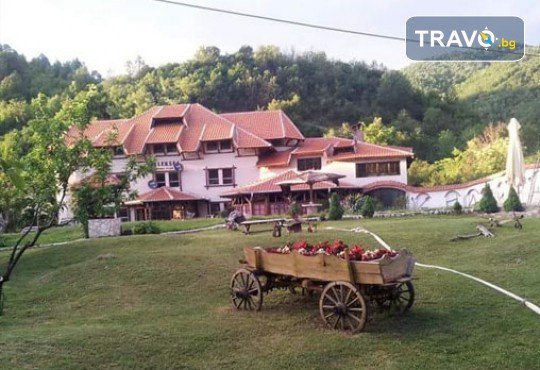 Уикенд и купон в Етно село Сърна! 1 нощувка, закуска, вечеря, музика на живо и транспорт от Роял Холидейз - Снимка 2