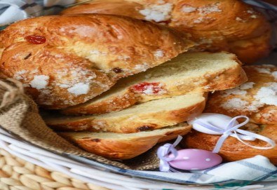 Сладко и солено, с повод и без повод! Различни видове сладки и солени изкушения и разфасовки, с доставка до теб, от Равик - Снимка