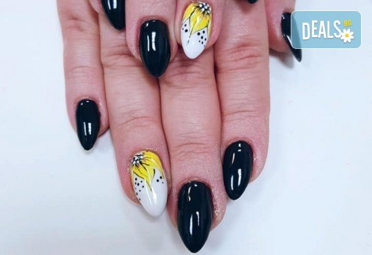 Красив маникюр с гел лак Black Bottle, CND в от Art beauty studio S&D - Снимка 3