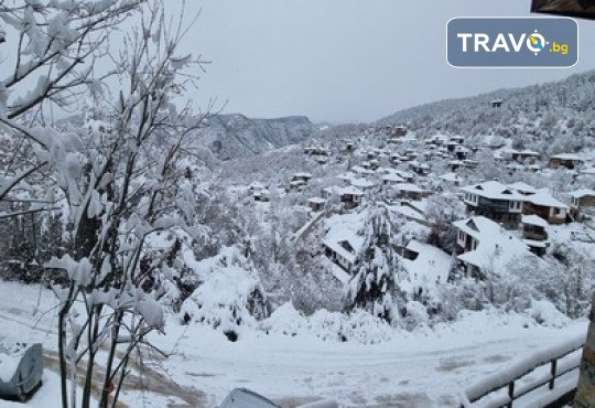 Почивка в с. Лещен, в къща за гости Панорама Хаус! Нощувка на група за 22 човека, без изхранване, ползване на оборудвана механа, барбекю, билярд, тенис на маса, детски кът, безплатно за дете до 11.99 г. - Снимка 44