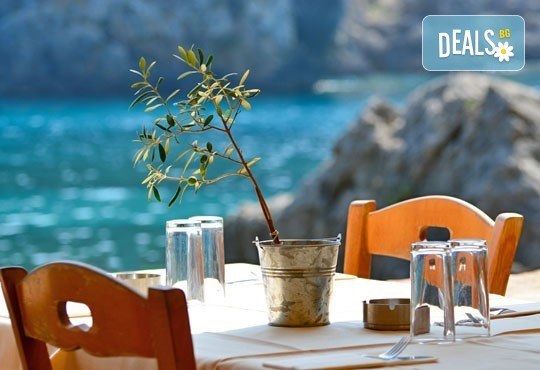 Отпразнувайте Великден на о. Корфу, Гърция! 3 нощувки със закуски в хотел 3*, транспорт и водач, от Вени Травел! - Снимка 1