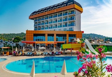 Почивка в Throne Beach Resort & SPA 5*, Сиде! 7 нощувки на база All Inclusive, ползване на басейни и СПА център, фитнес, шезлонг и чадър - Снимка