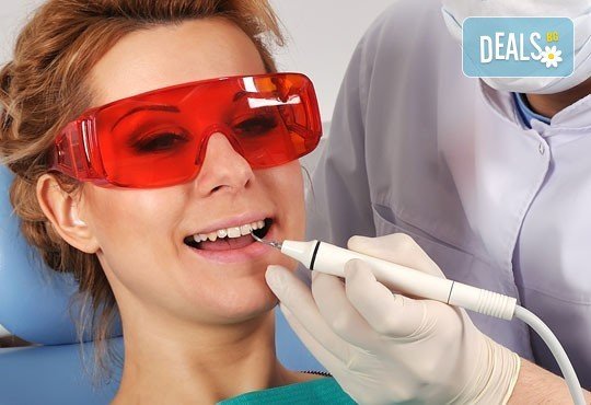 Обстоен преглед, почистване на зъбен камък и зъбна плака с ултразвук в дентална клиника Рай-Дент! - Снимка 1